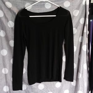 Sheer featherweight scoop neck shirt size small.